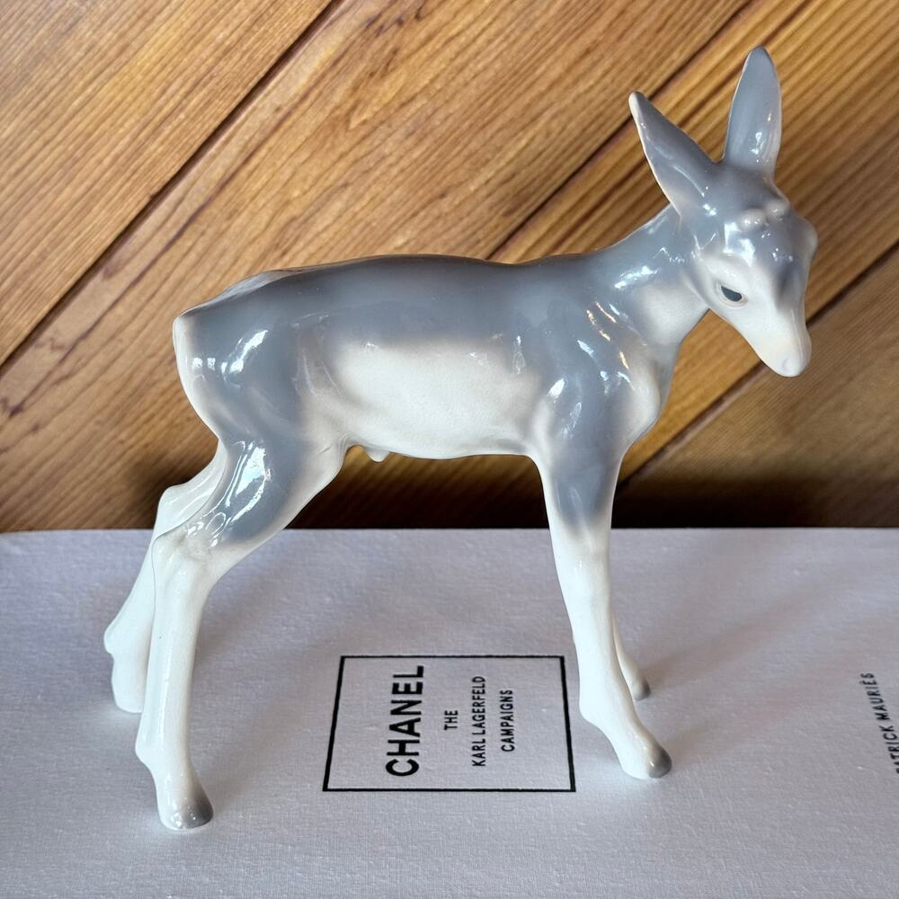 Vintage Porcelain Gray Deer Fawn Figurine Sleek Glossy Airbrush Art Deco MCM